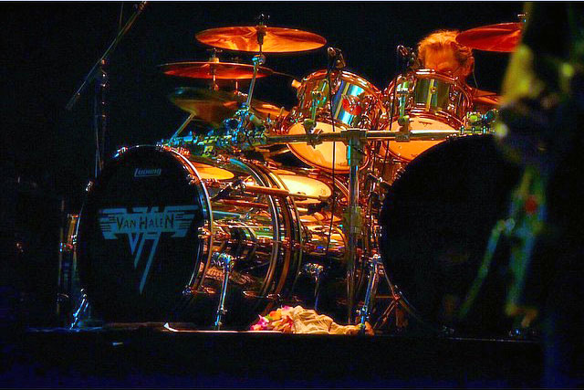 Alex_Van_Halen_2015_drum_set