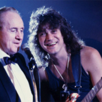 Eddie Van Halen Shreds And Pays Tribute To Les Paul