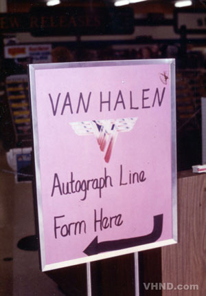 1979-04-13-Record-Store---AUTOGRAPH-SIGN
