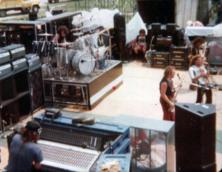 Van_Halen_Mississippi-River-Jam-July-16-1978