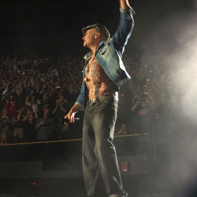 David Lee Roth shows off his new full body tattoos at the Foo Fighters concert 2015