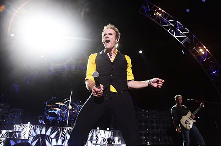 David_Lee_Roth_Van_Halen_Shoreline_2015