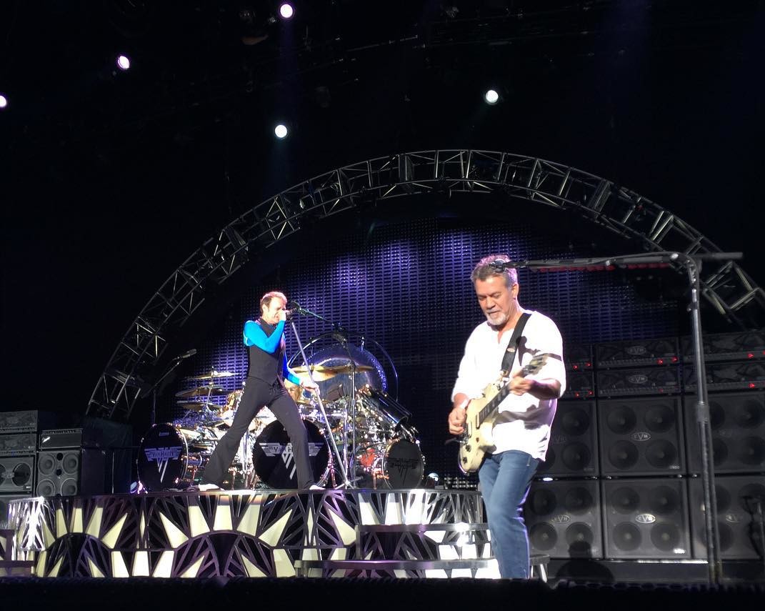 Van_Halen_concert_Concord