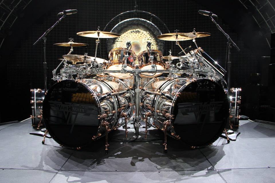 Alex Van Halen s 2015 Ludwig Classic Maple Drum Set PHOTOS