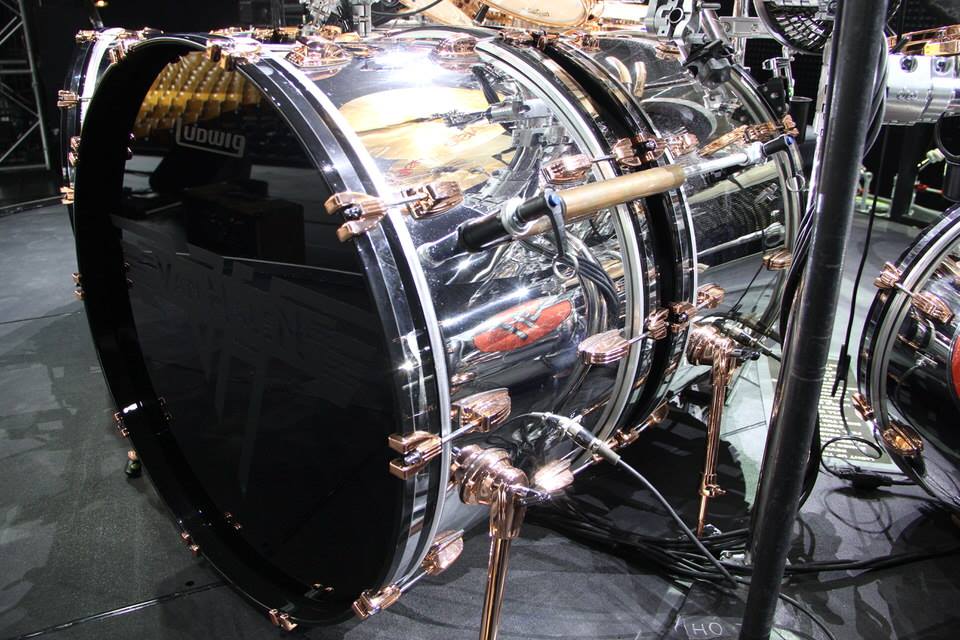 Alex Van Halen s 2015 Ludwig Classic Maple Drum Set PHOTOS