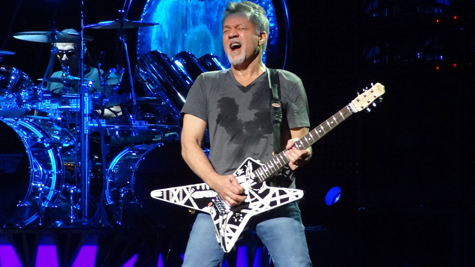 Van_Halen_Hartford_CT_2015_by_Sickman_57_960