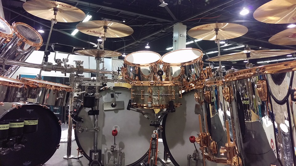 Alex_Van_Halen_Ludwig_booth_NAMM_2016_3