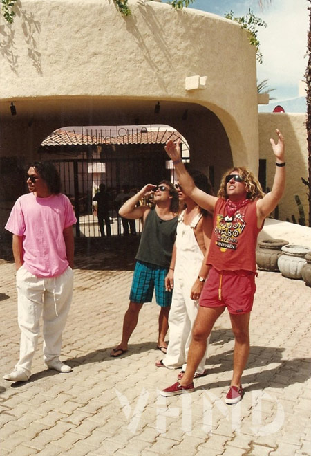 Cabo_Wabo_grand_opening_1990_Sammy_Hagar_Van_Halen_VHND_1