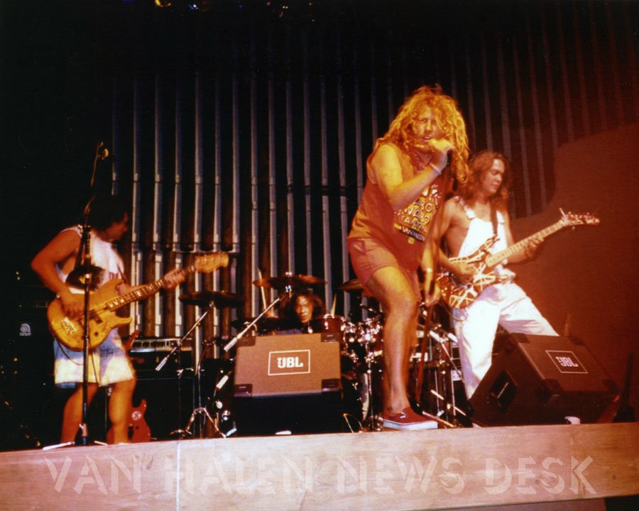 Cabo_Wabo_grand_opening_1990_Sammy_Hagar_Van_Halen_VHND_7