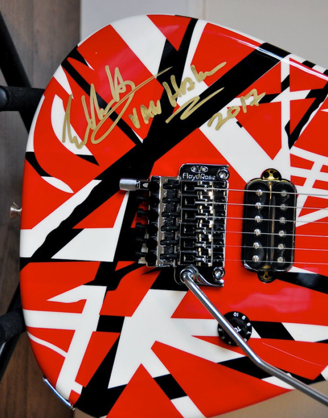 Eddie_Van_Halen_signed_guitar_auction_George_Lopez_Foundation_2