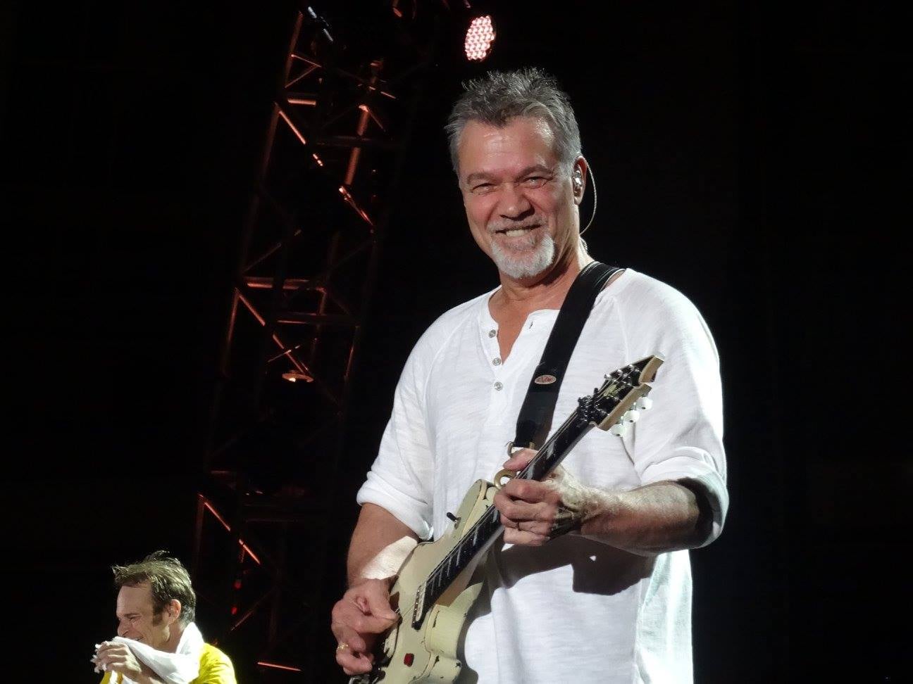 Van-halen-hollywood-bowl-oct-2015-3