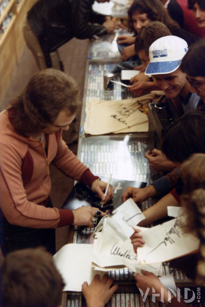 Van_Halen_Peaches_Records_Tapes_Instore_Signing_Appearance_1979__during004