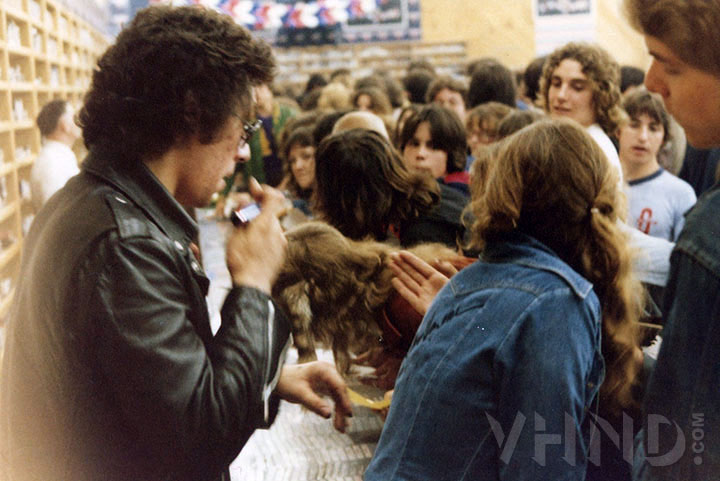 Van_Halen_Peaches_Records_Tapes_Instore_Signing_Appearance_1979__during005 copy