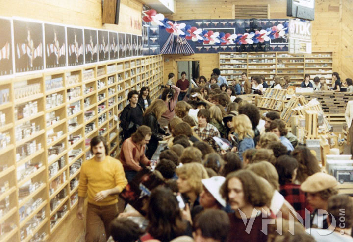 Van_Halen_Peaches_Records_Tapes_Instore_Signing_Appearance_1979__during017 copy