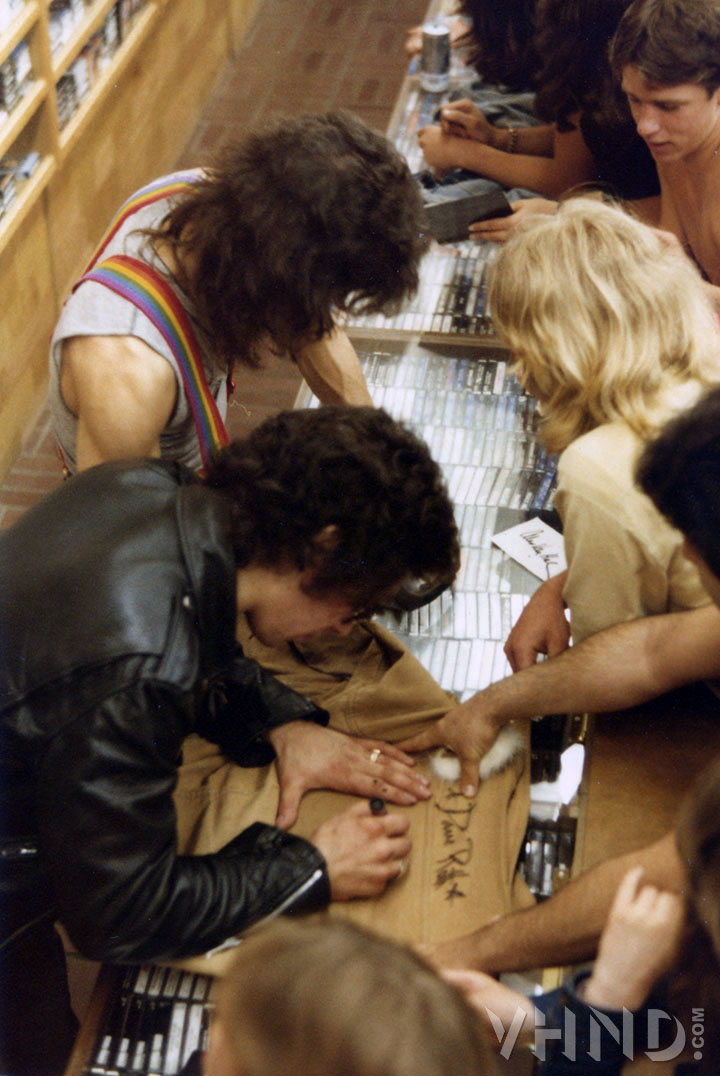 Van_Halen_Peaches_Records_Tapes_Instore_Signing_Appearance_1979__during020 copy