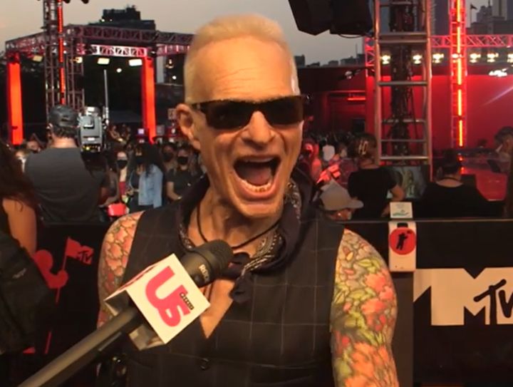 David Lee Roth At The 2021 MTV Video Awards [VIDEO]